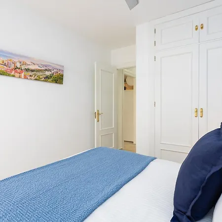 Holidays2malaga Capuchinos French Balconies, Private Parking, Wifi & Air Con Apartman Málaga