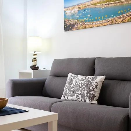 Holidays2malaga Capuchinos French Balconies, Private Parking, Wifi & Air Con